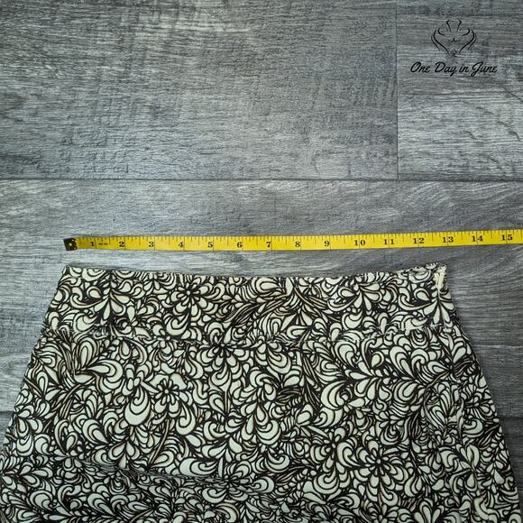 Geoffrey Beene Sport Stretch Mini Skirt Size 2 - Picture 3 of 5